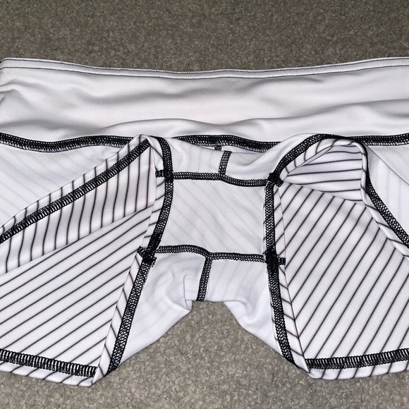 Kailoha Shorts - Picture 3 of 4